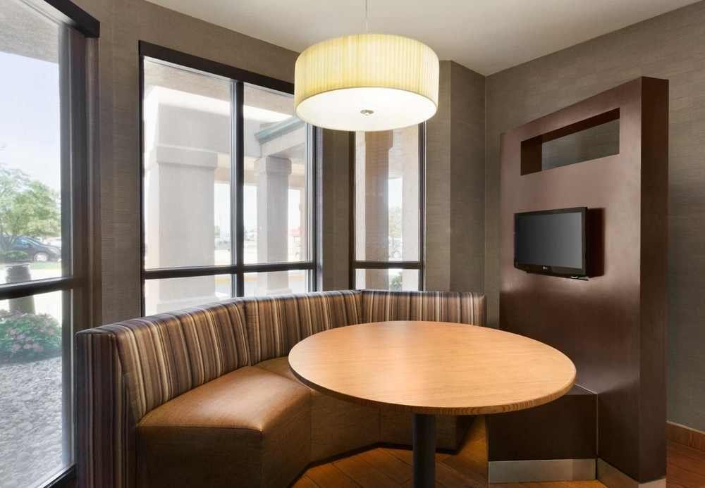 Courtyard By Marriott Bloomington Normal Hotell Eksteriør bilde