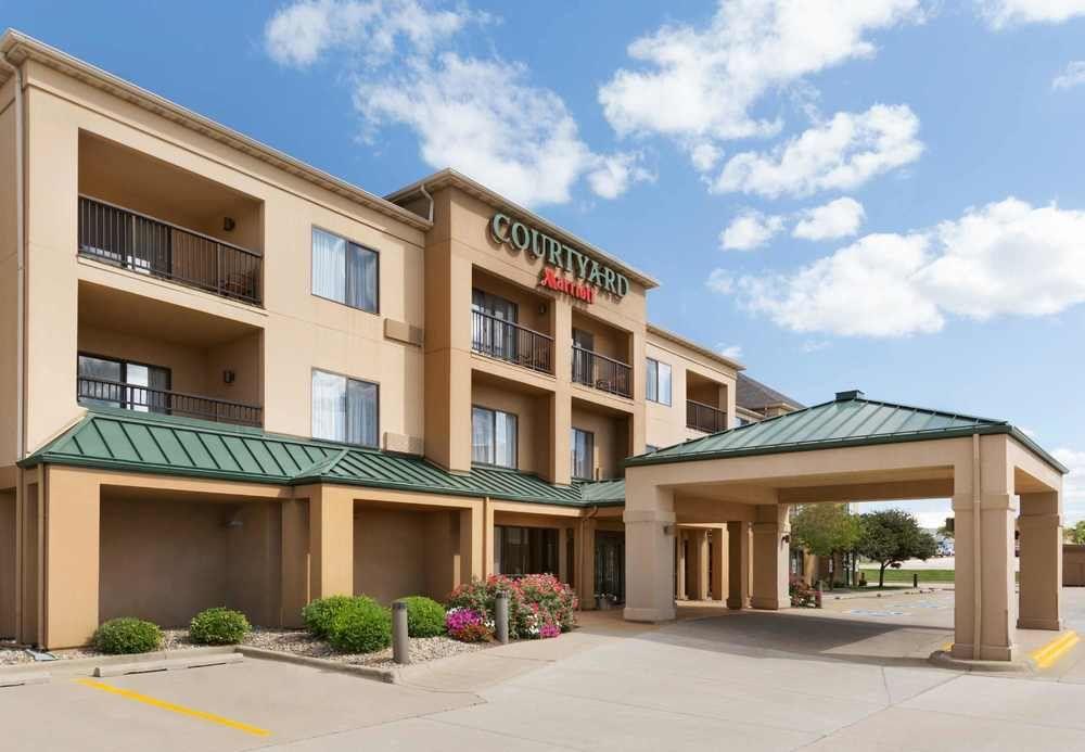 Courtyard By Marriott Bloomington Normal Hotell Eksteriør bilde