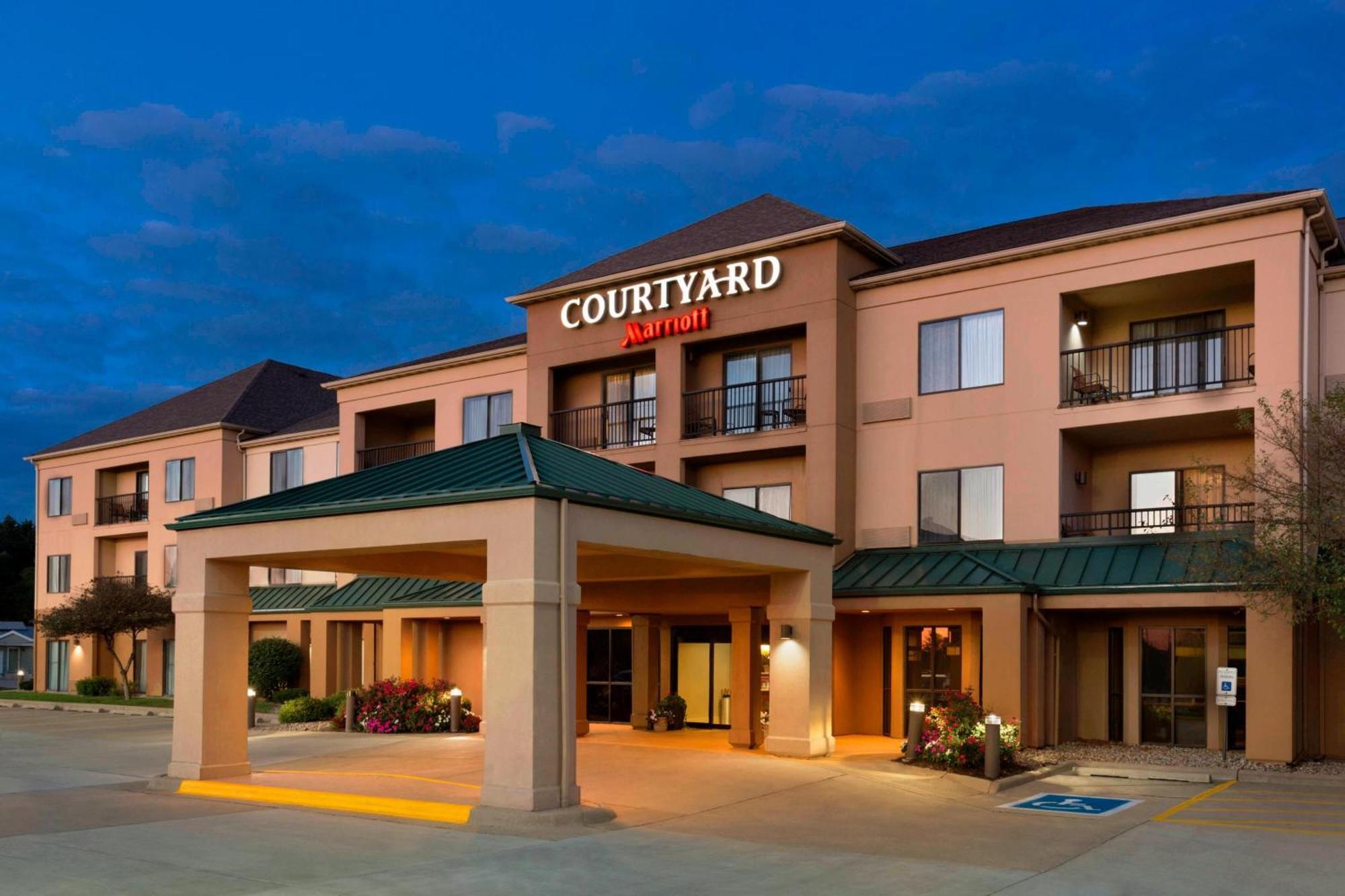Courtyard By Marriott Bloomington Normal Hotell Eksteriør bilde