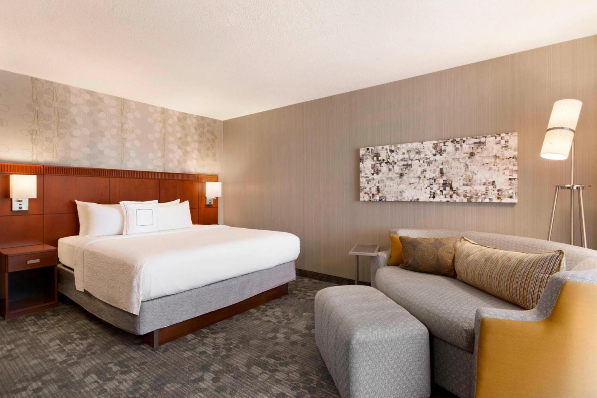 Courtyard By Marriott Bloomington Normal Hotell Eksteriør bilde