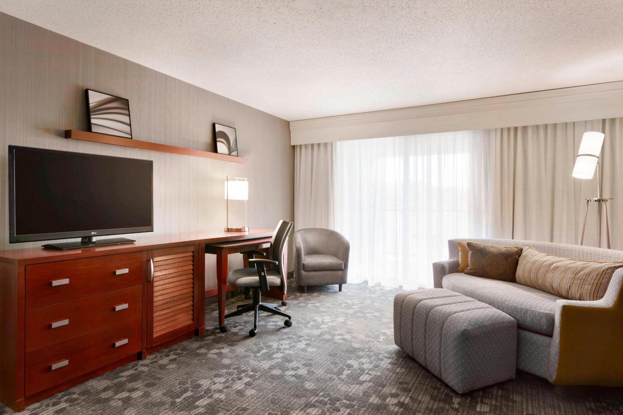 Courtyard By Marriott Bloomington Normal Hotell Eksteriør bilde