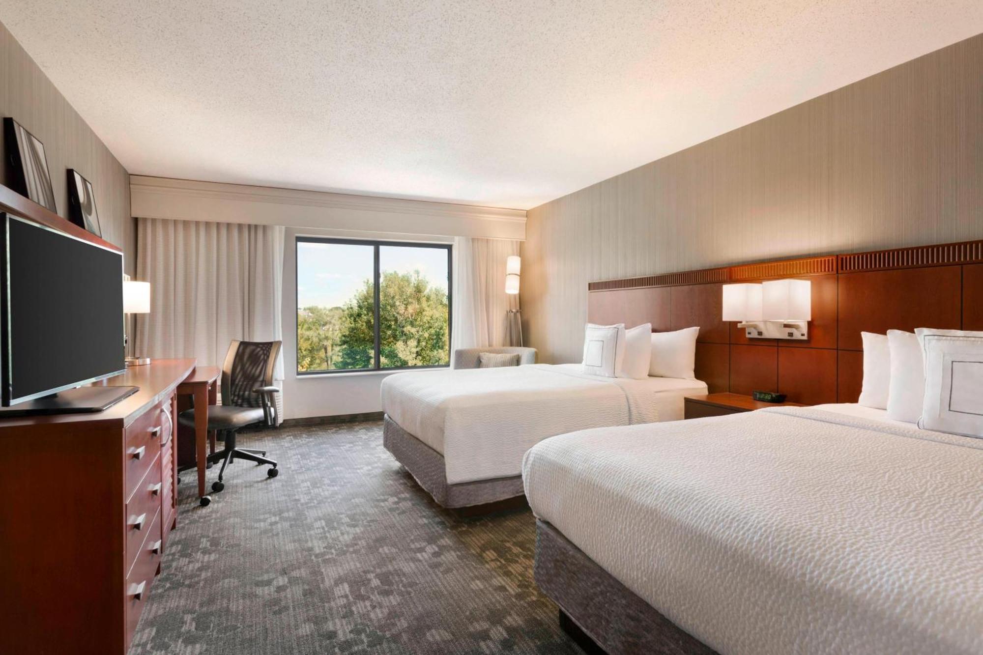 Courtyard By Marriott Bloomington Normal Hotell Eksteriør bilde