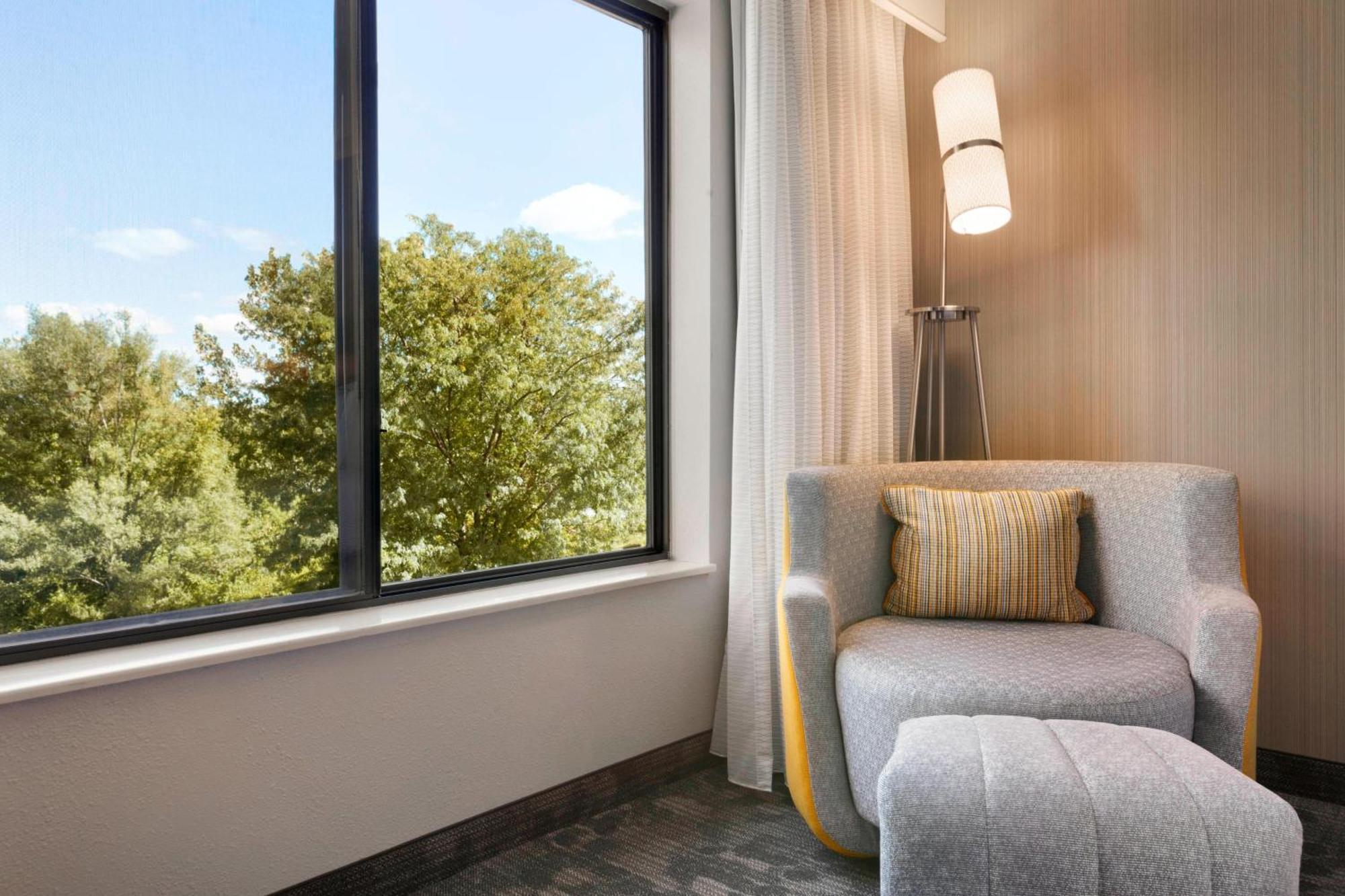 Courtyard By Marriott Bloomington Normal Hotell Eksteriør bilde